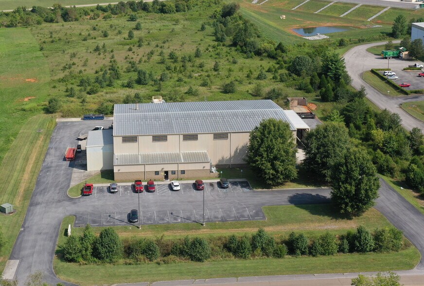 Primary Photo Of 9533 Commission Dr, Mascot Manufacturing For Lease