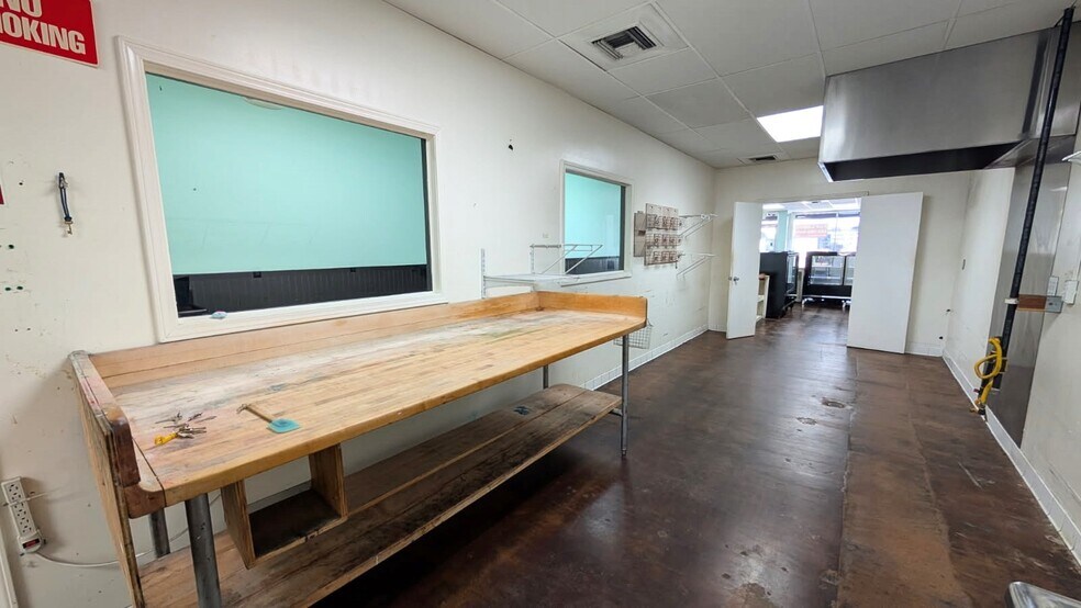 More Photos Of 16527 Bellflower Blvd, Bellflower Storefront For Sale