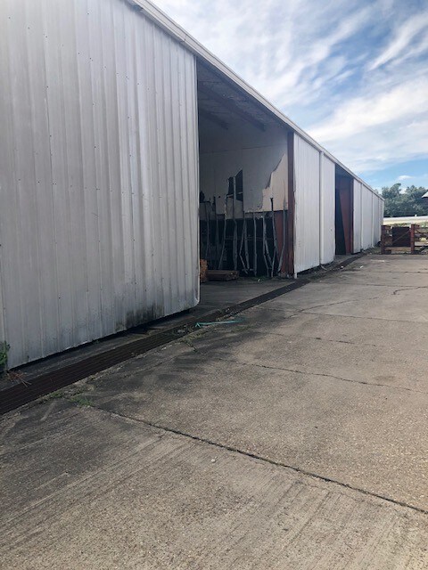 More Photos Of 2020 Midway St, Shreveport Distribution For Sale