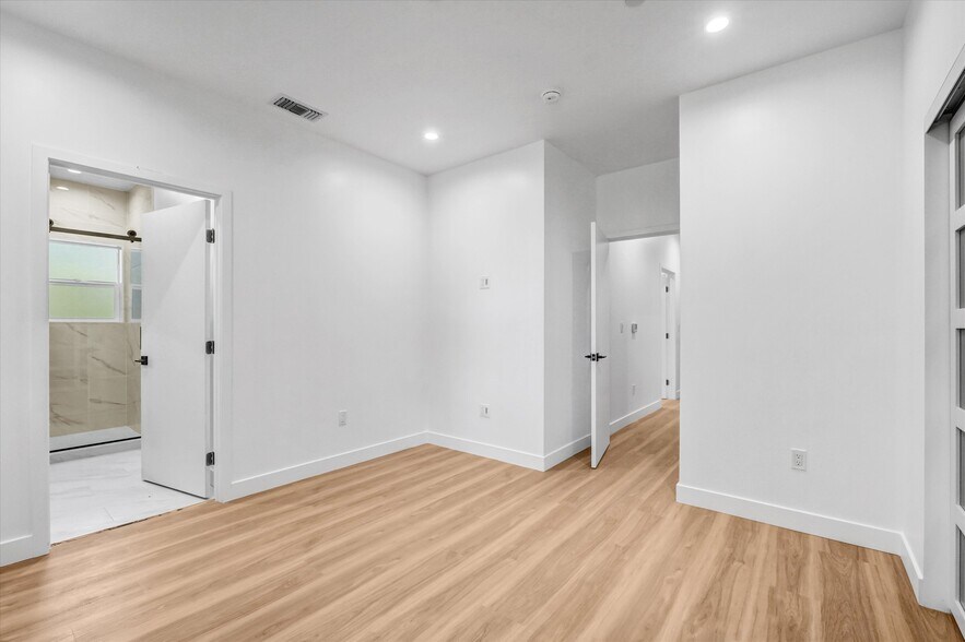 More Photos Of 7322 Newcastle Ave, Reseda Apartments For Sale