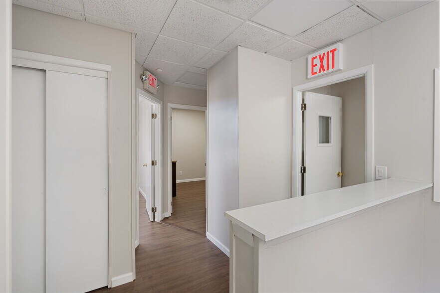 More Photos Of 2627 Hylan Blvd, Staten Island Medical For Lease