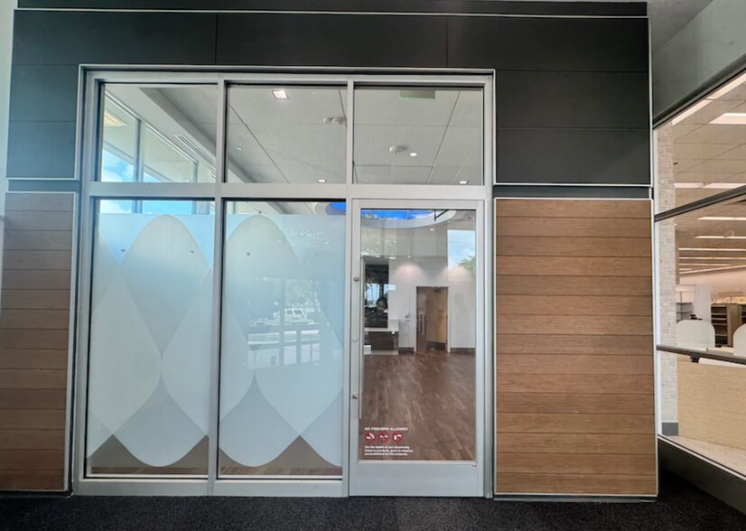 More Photos Of 101 W Southmore Ave, Pasadena Storefront Retail Office For Lease