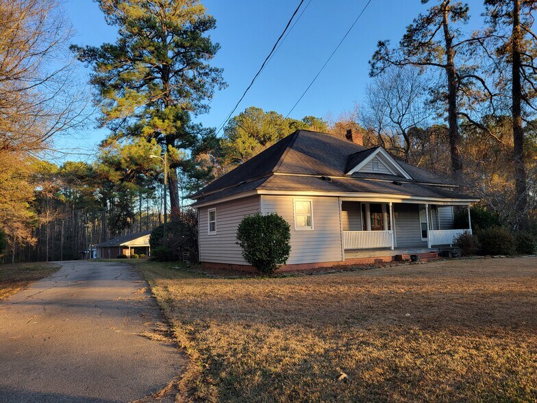 More Photos Of 1110 Hawkins Ave, Sanford Light Manufacturing For Sale