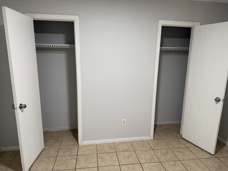 More Photos Of 9100 Dodson St, Houston Apartments For Sale