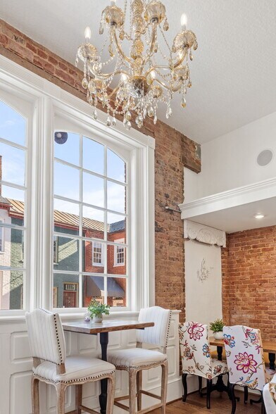 More Photos Of 12 Culpeper St, Warrenton Restaurant For Sale