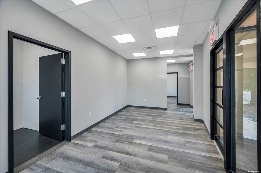 More Photos Of 241 E Shore Rd, Great Neck Office For Lease