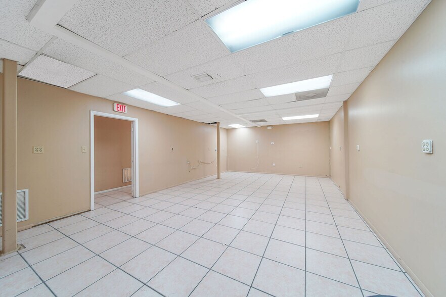 More Photos Of 25 E 4th St, Hialeah Office For Lease