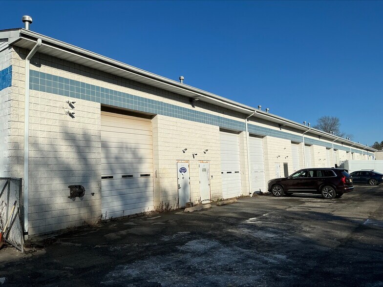 More Photos Of 1820 Route 9, Toms River Warehouse For Lease