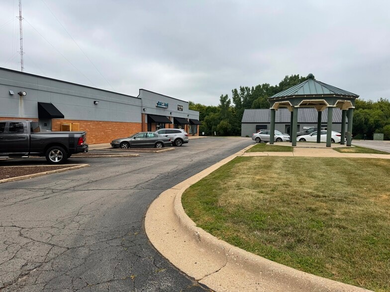 More Photos Of 6258 E Riverside Blvd, Loves Park Freestanding For Lease