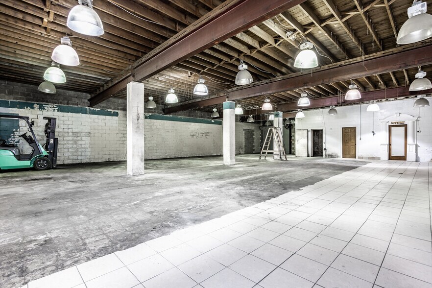 More Photos Of 502 S Keystone Ave, Indianapolis Light Manufacturing For Lease