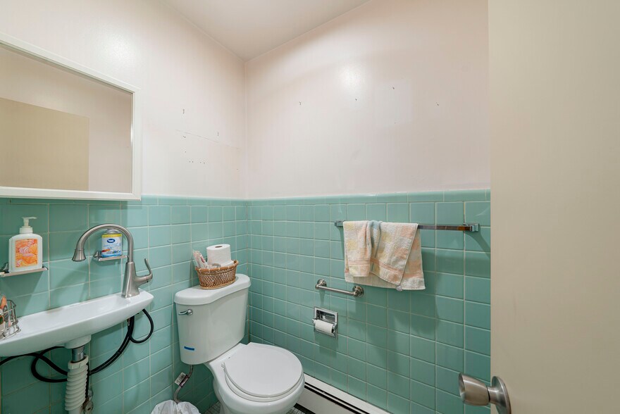 More Photos Of 46 Marion St, Port Reading Restaurant For Sale