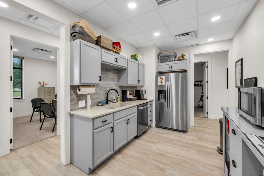 More Photos Of 1013 W Ithica St, Broken Arrow Medical For Lease