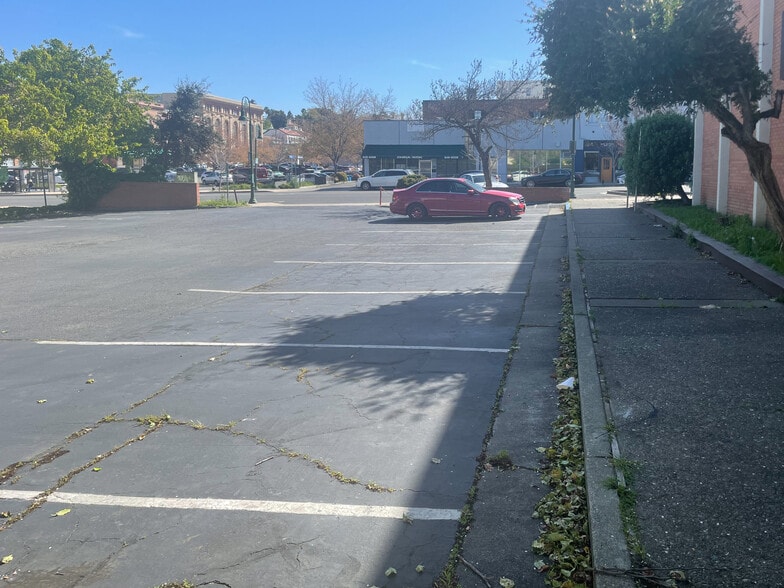 More Photos Of 250 Georgia St, Vallejo Office For Sale