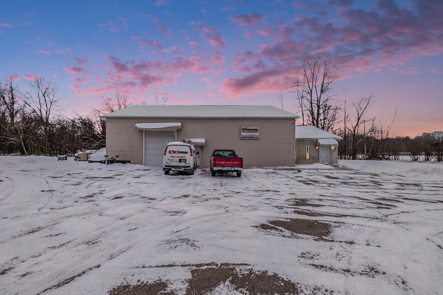 More Photos Of 2170 Lavelle Rd, Flint Flex For Sale