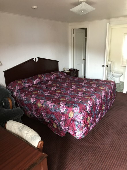 More Photos Of 406 E Route 66 Blvd, Tucumcari Hotel For Sale