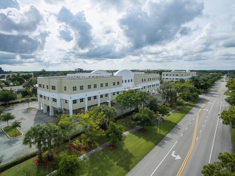 More Photos Of 2901 Coral Hills Dr, Coral Springs Unknown For Lease