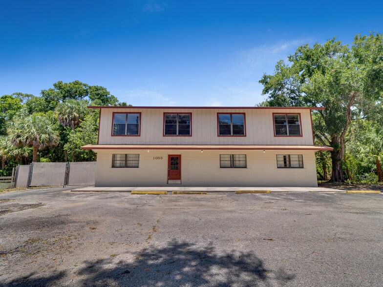 More Photos Of 1055 27th Ave SW, Vero Beach Flex For Sale