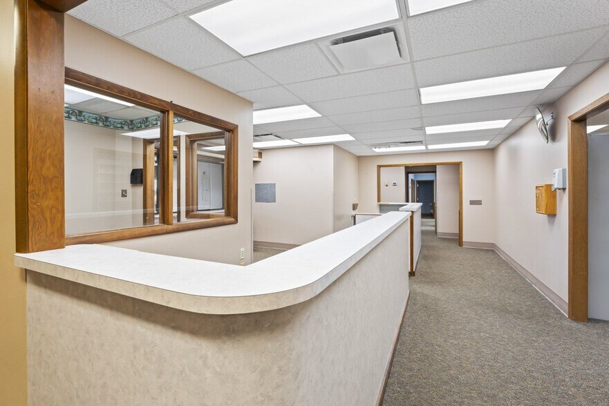 More Photos Of 1515 S 19th St, Elwood Medical For Lease