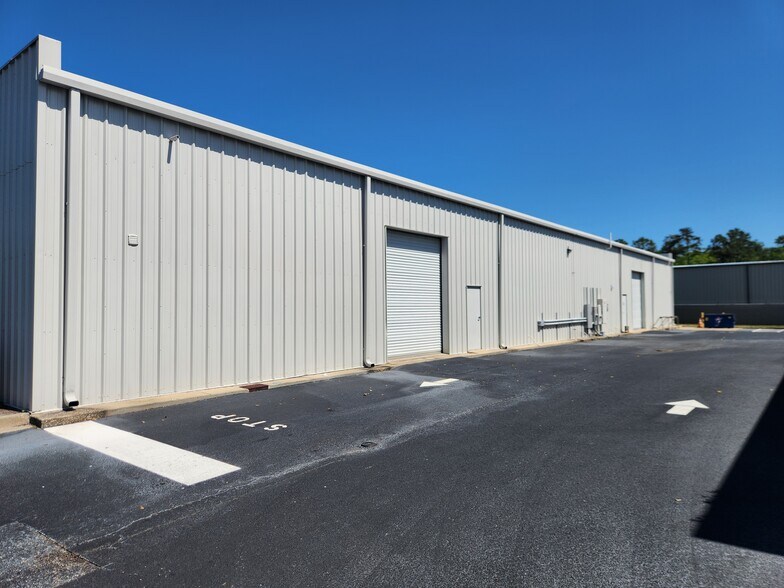 More Photos Of 200 Commerce Center Dr, Brunswick Warehouse For Sale