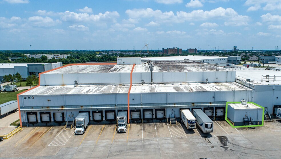 More Photos Of 10700 Telge Rd, Houston Warehouse For Lease