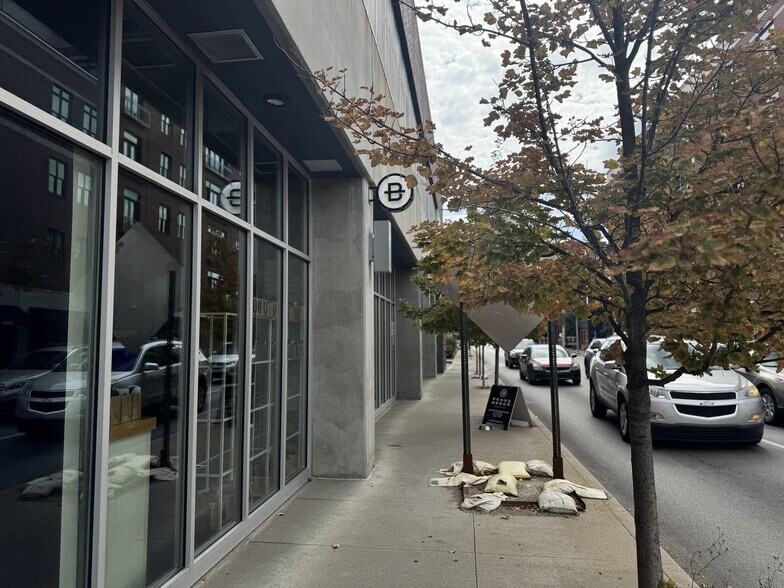 More Photos Of 747 N College Ave, Indianapolis Apartments For Lease