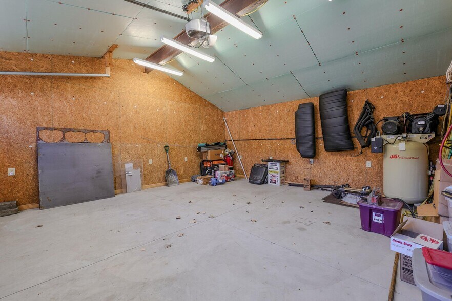 More Photos Of 380 S Main St, De Graff Light Manufacturing For Sale