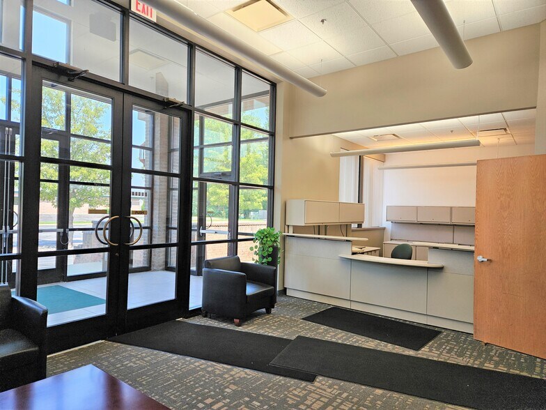 More Photos Of 4800 Concentric Blvd, Saginaw Office For Lease