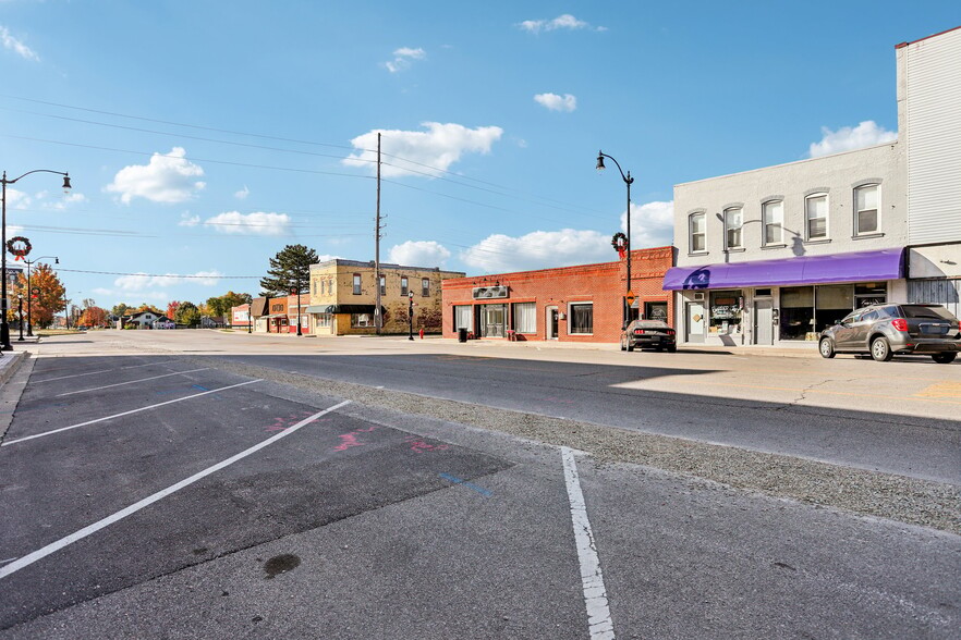 More Photos Of 209 N State St, Litchfield Storefront Retail Residential For Sale