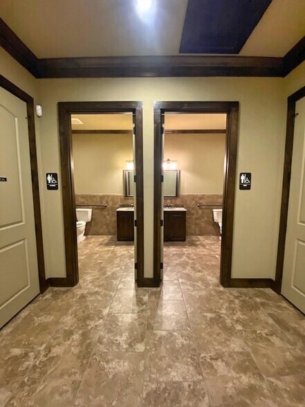 More Photos Of 9125 Belshire Dr, North Richland Hills Office For Lease