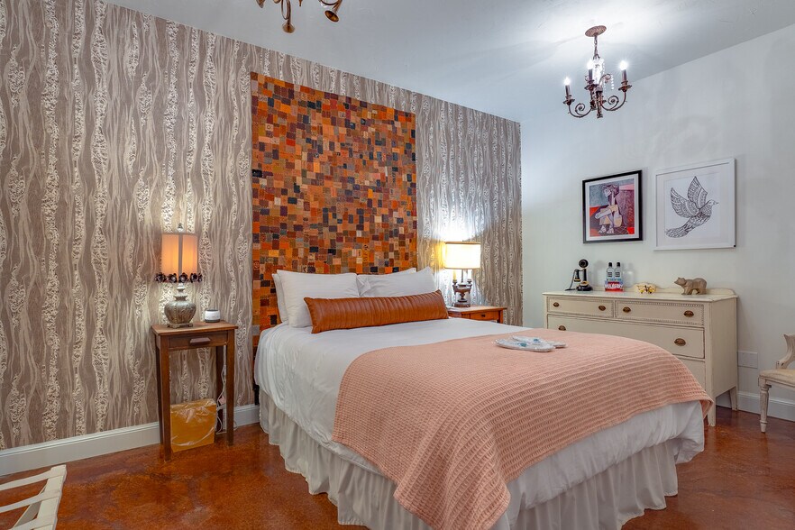 More Photos Of 221 W Main St, Tishomingo Hotel For Sale