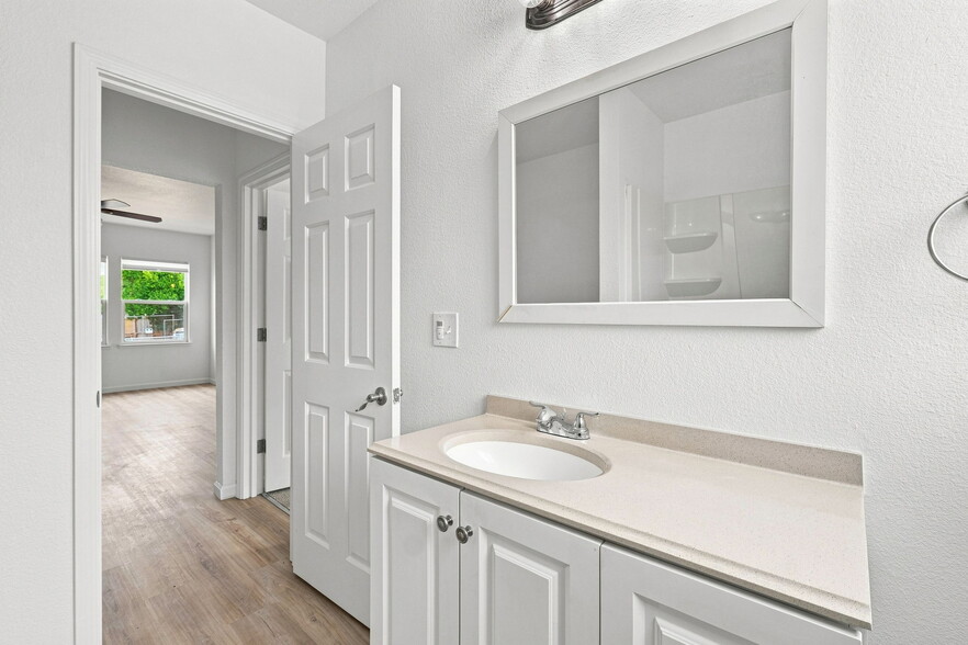 More Photos Of 235 12th St, Vallejo Apartments For Sale