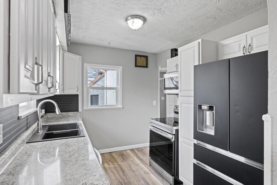 More Photos Of 1271 Harker St, Dayton Auto Repair For Sale