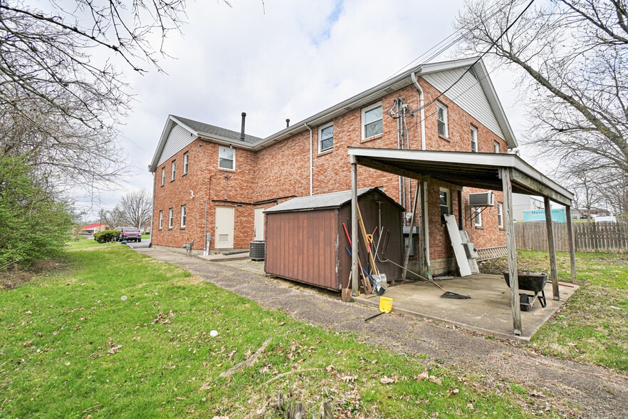 More Photos Of 8240 Clara Ave, Cincinnati Office For Sale