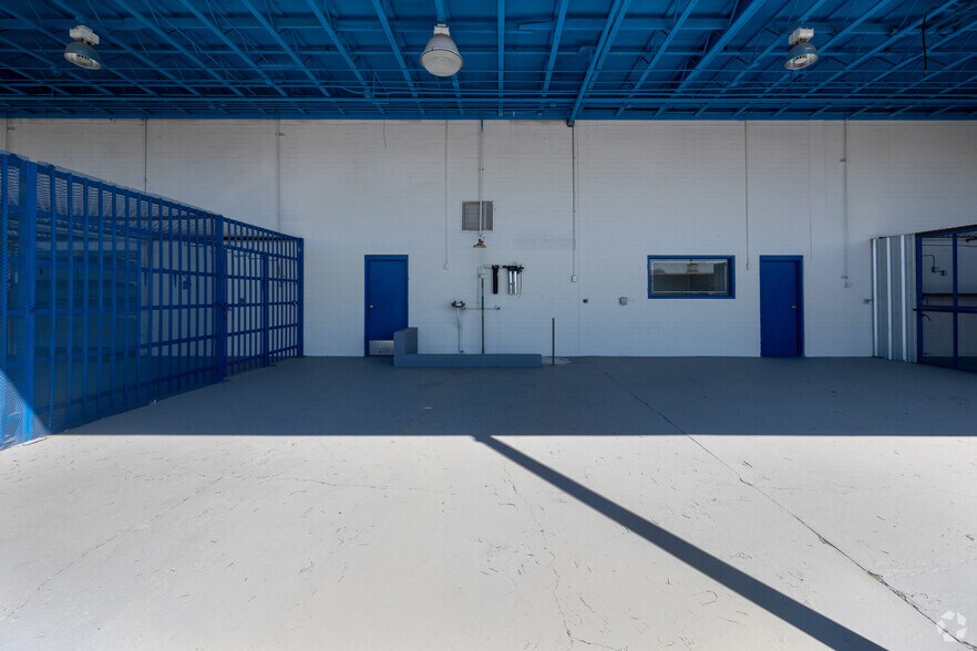 More Photos Of 1011 S Prudence Rd, Tucson Freestanding For Lease