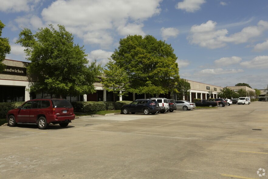 More Photos Of 1700-1750 W Sam Houston Pky N, Houston Unknown For Lease