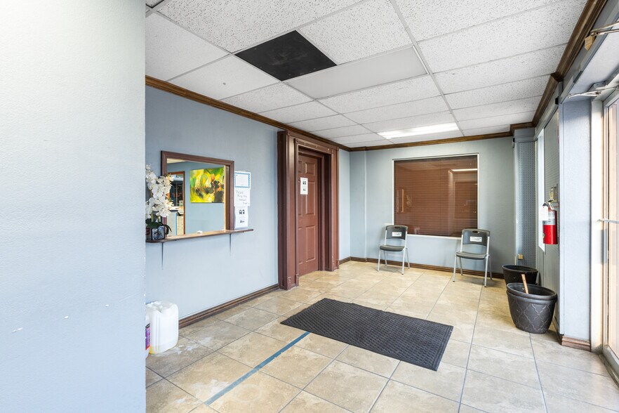 More Photos Of 8210 San Gabriel Dr, Laredo Warehouse For Lease