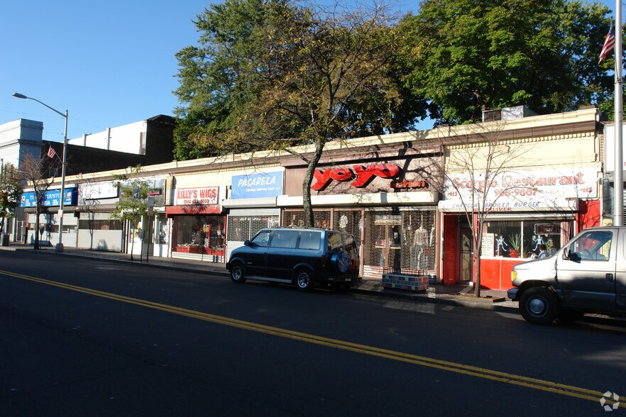 Primary Photo Of 419-421 S Broadway, Yonkers Storefront For Lease
