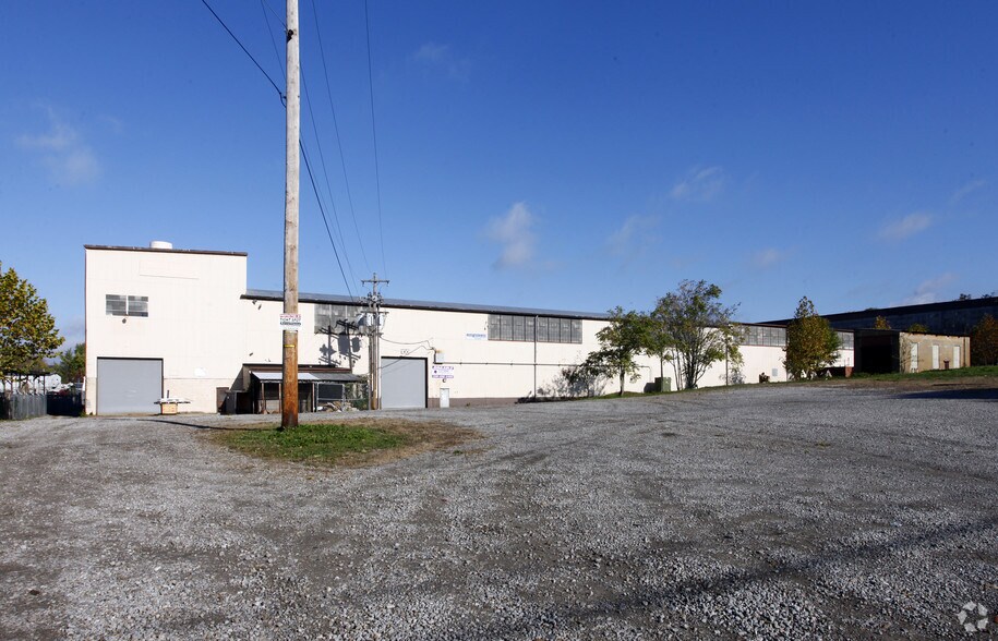 More Photos Of 201 Wetmore Ave SE, Massillon Manufacturing For Lease