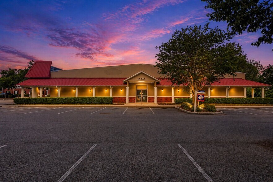 More Photos Of 15043 Main St, Alachua Showroom For Sale