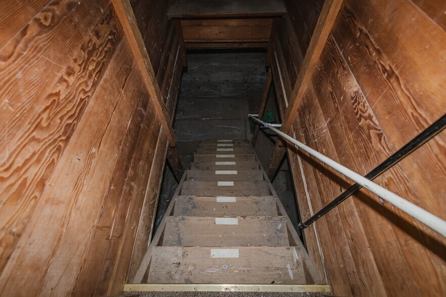 More Photos Of 724 N Main St, Newton Storefront For Sale