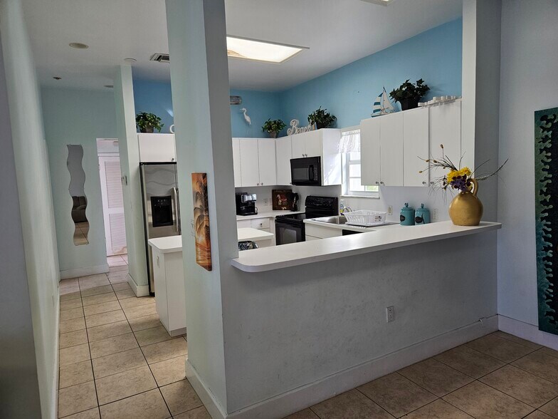 More Photos Of 90311 Old Hwy, Tavernier General Retail For Sale