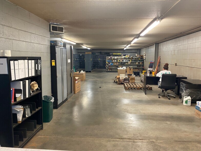 More Photos Of 420 W Main St, Coleman Industrial For Sale