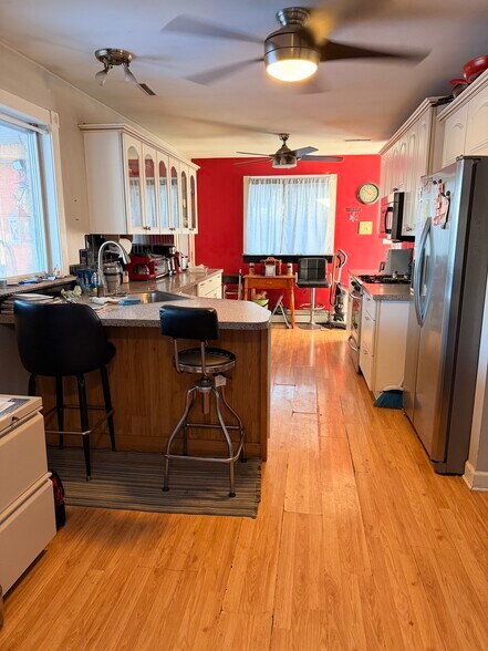More Photos Of 3447 45th St, Highland Specialty For Sale