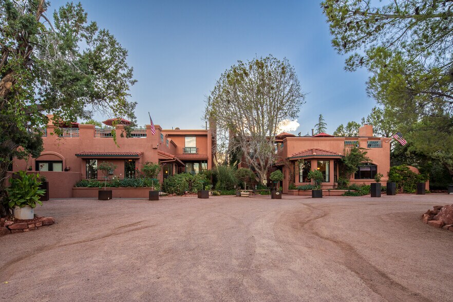 More Photos Of 55 Hozoni Dr, Sedona Hotel For Sale