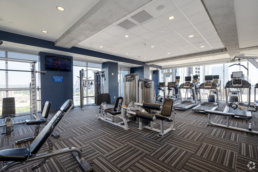 More Photos Of 51 Rainey St, Austin Apartments For Lease