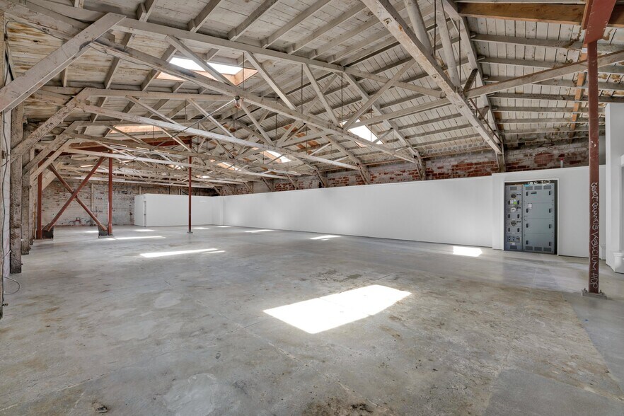 More Photos Of 2508-2510 Telegraph Ave, Oakland Storefront For Lease