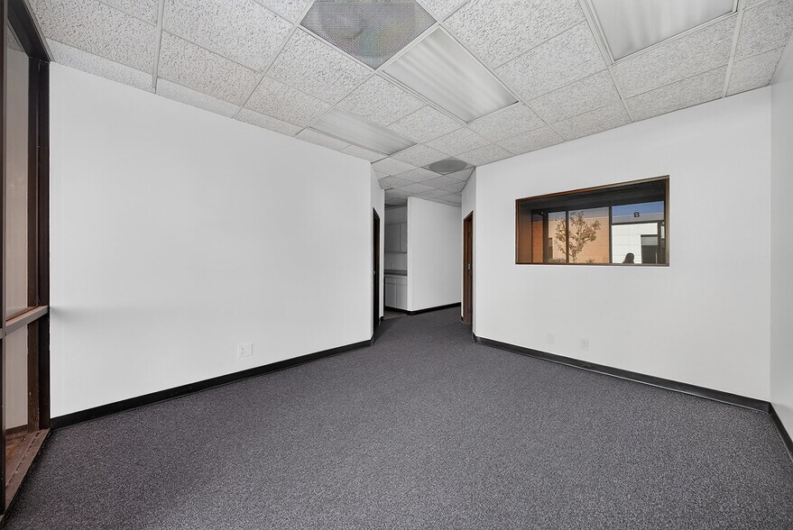 More Photos Of 550-590 E Arrow Hwy, San Dimas Warehouse For Lease