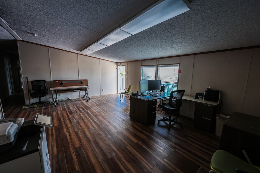 More Photos Of 2617 US Highway 79 N, Carthage Industrial For Sale
