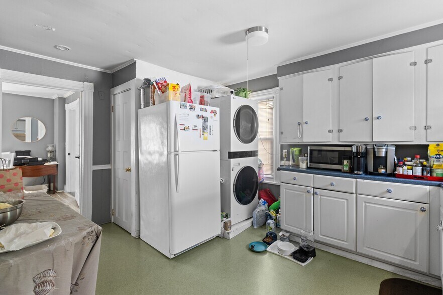 More Photos Of 676 Boston Post Rd, Darien Office For Sale