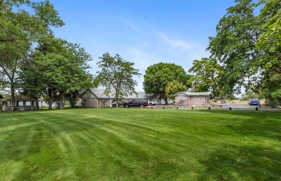 More Photos Of 510 Fig St, Moses Lake Apartments For Sale